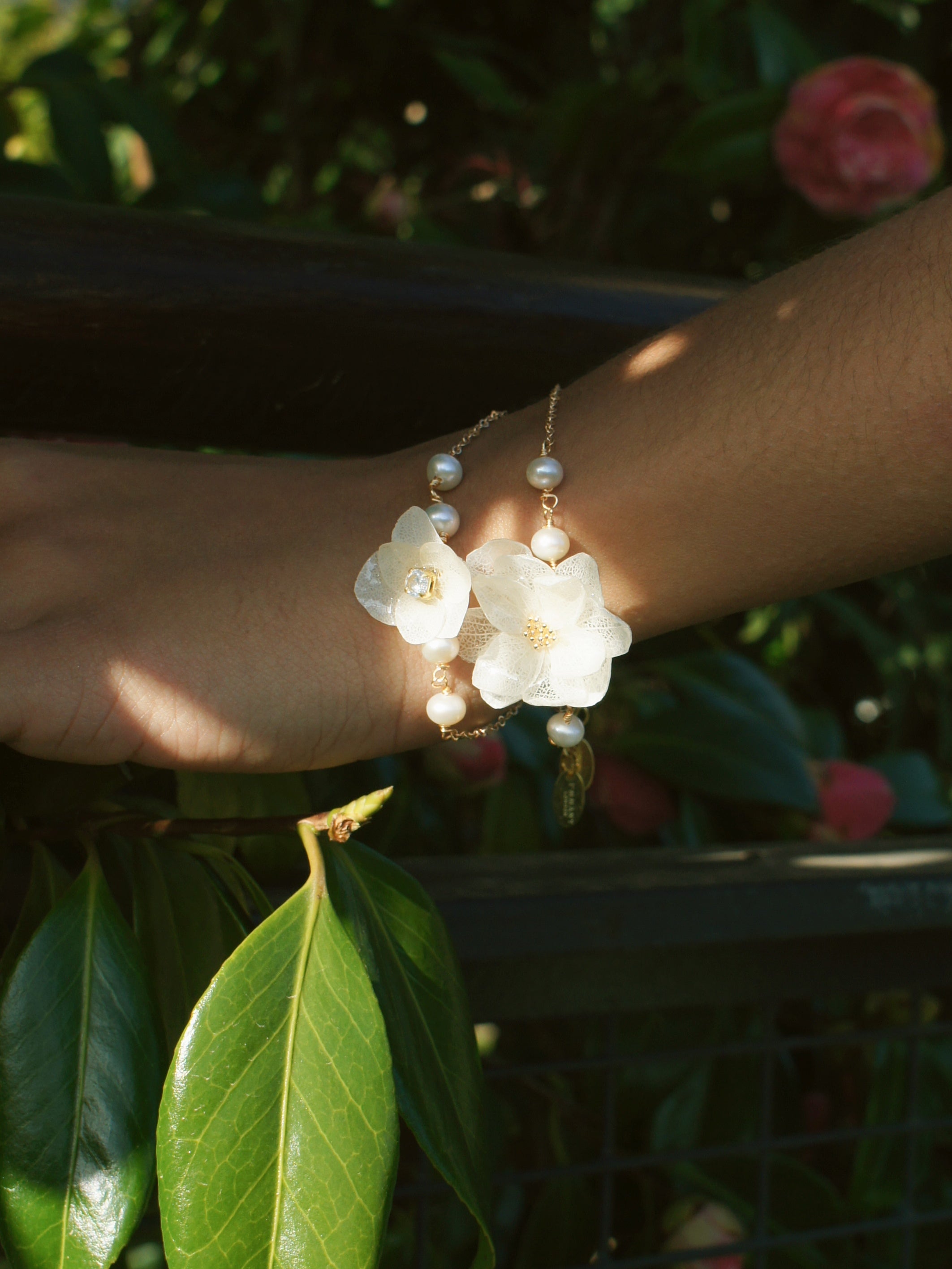 *REAL FLOWER* Verena Hydrangea and Freshwater Pearl Bracelet