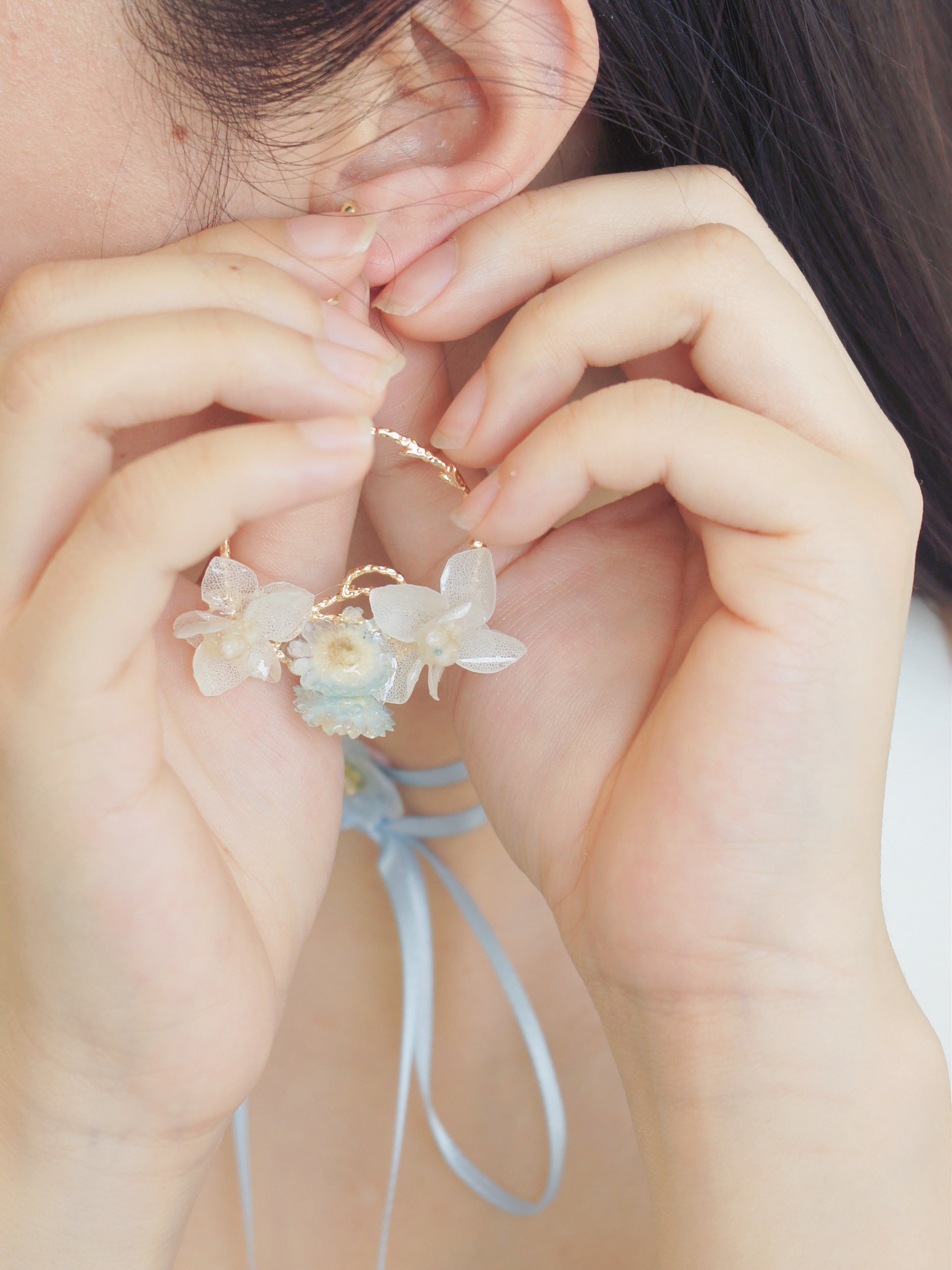 *REAL FLOWER* Aneesa Hydrangea Flower Hoop Drop Earrings