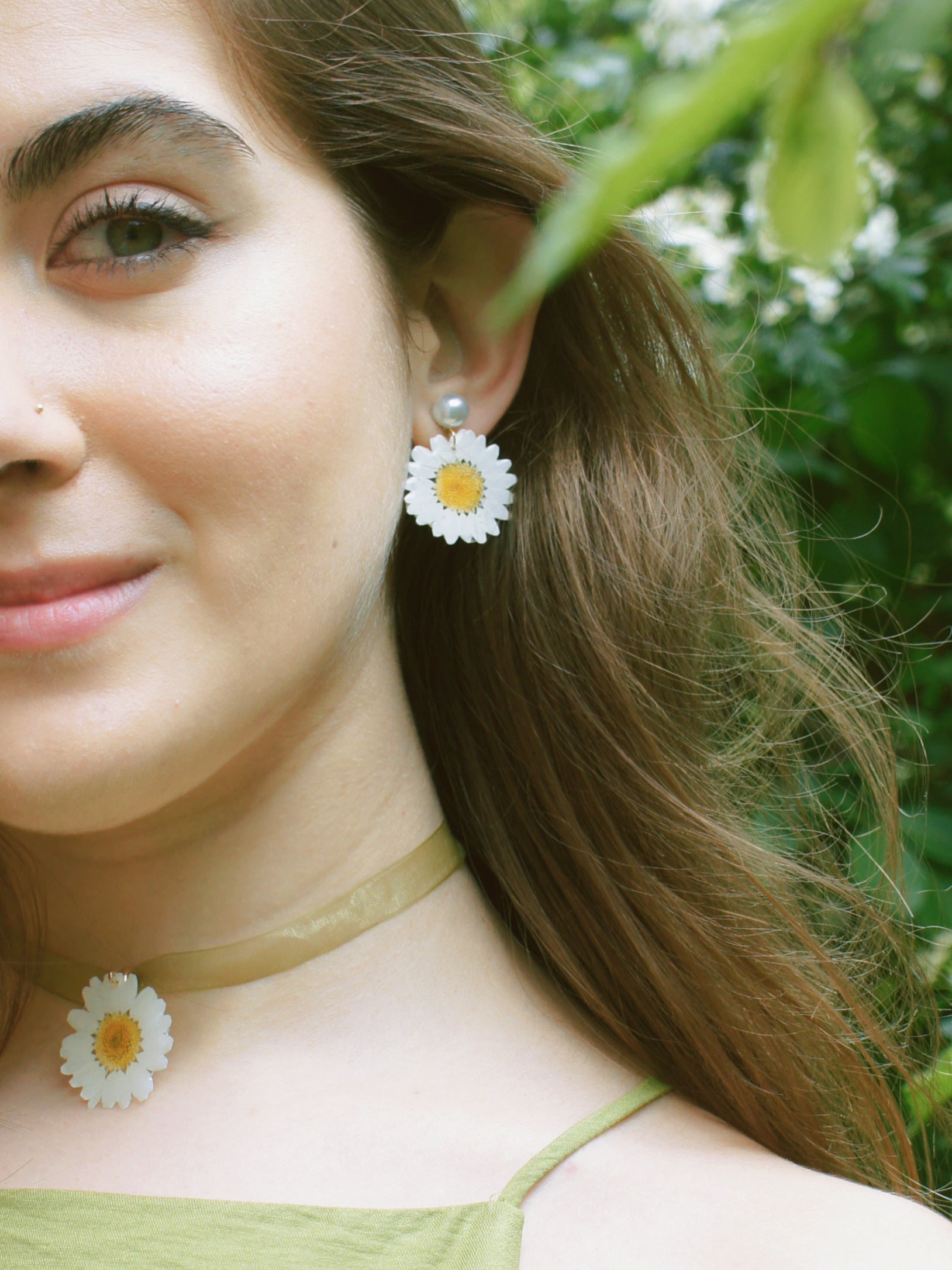 *REAL FLOWER* White Daisy Drop Earrings with Pearl Studs