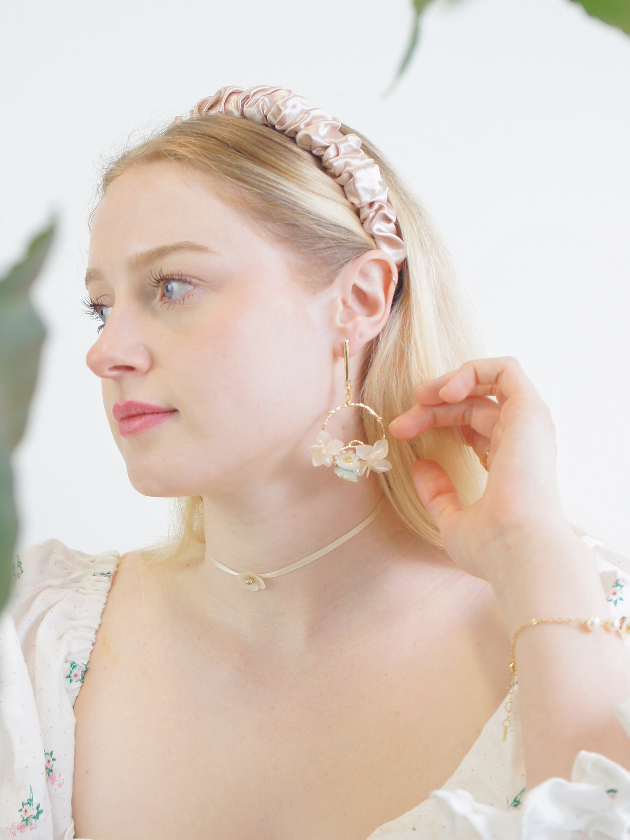 *REAL FLOWER* Aneesa Hydrangea Flower Hoop Drop Earrings