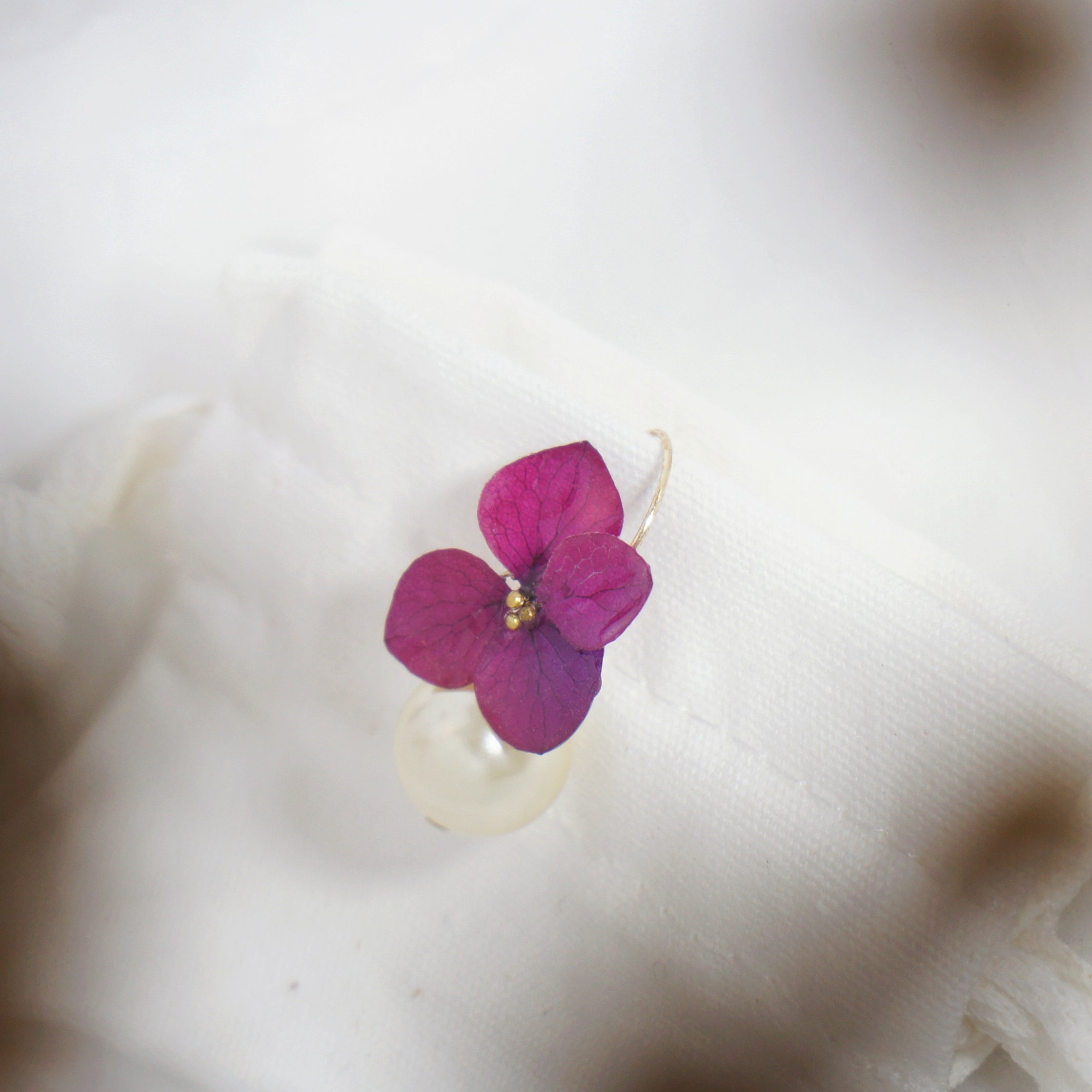 *REAL FLOWER* Libelle Hydrangea and Pearl Drop Earrings