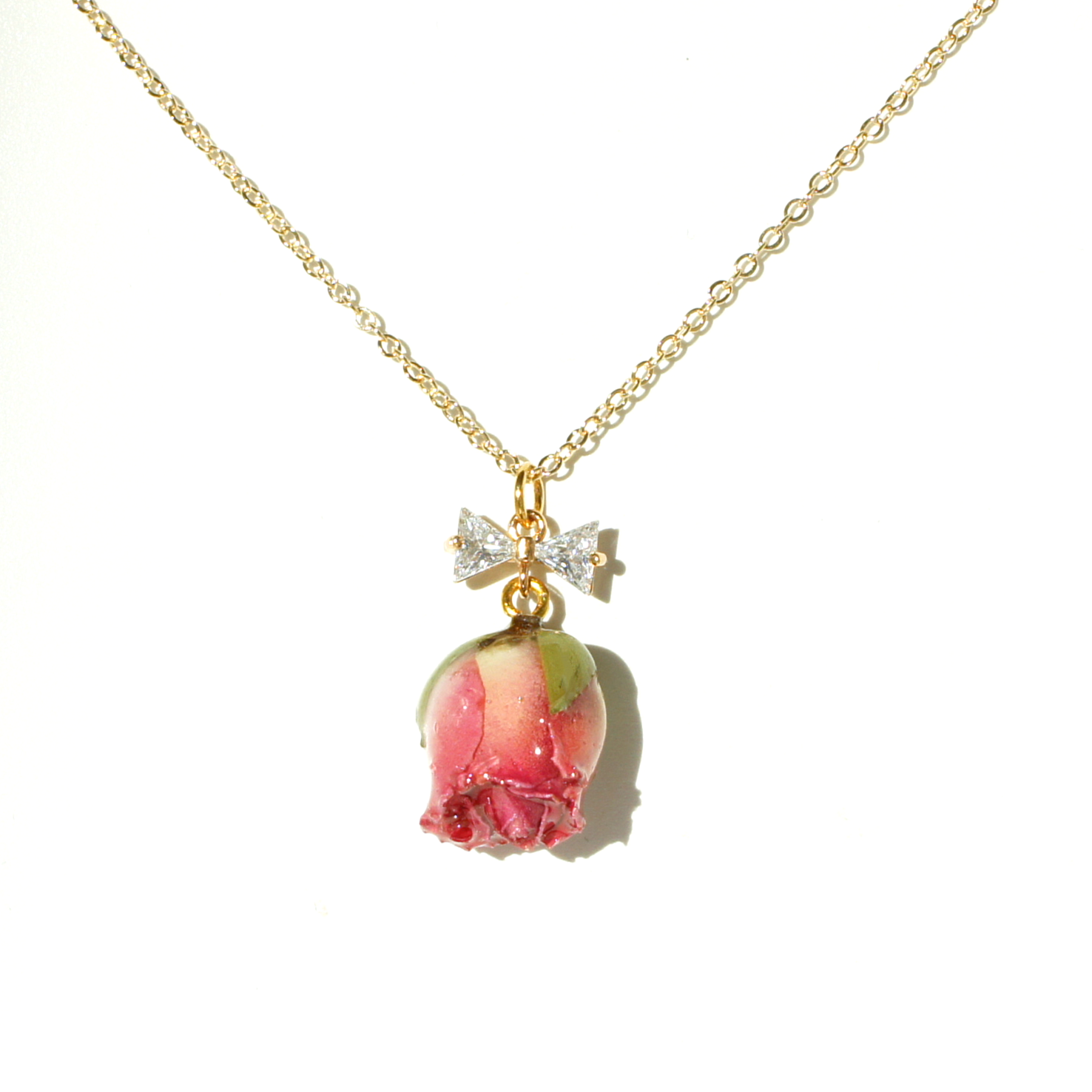*REAL FLOWER* Rosa Brillante Rosebud Pendant Chain Necklace with Crystal Leaves