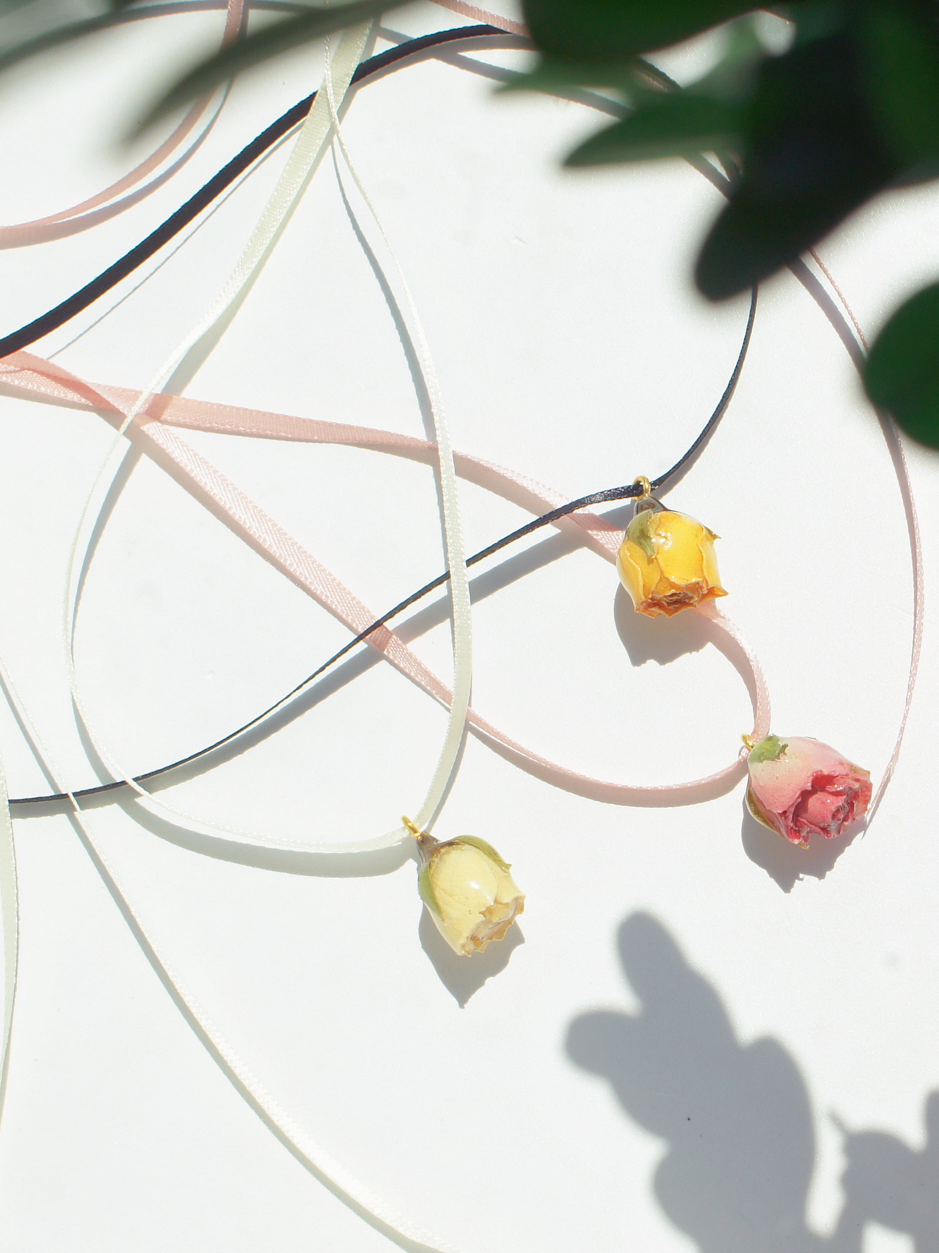 *REAL FLOWER* Rosa Korresia Yellow Rosebud Satin Ribbon Choker