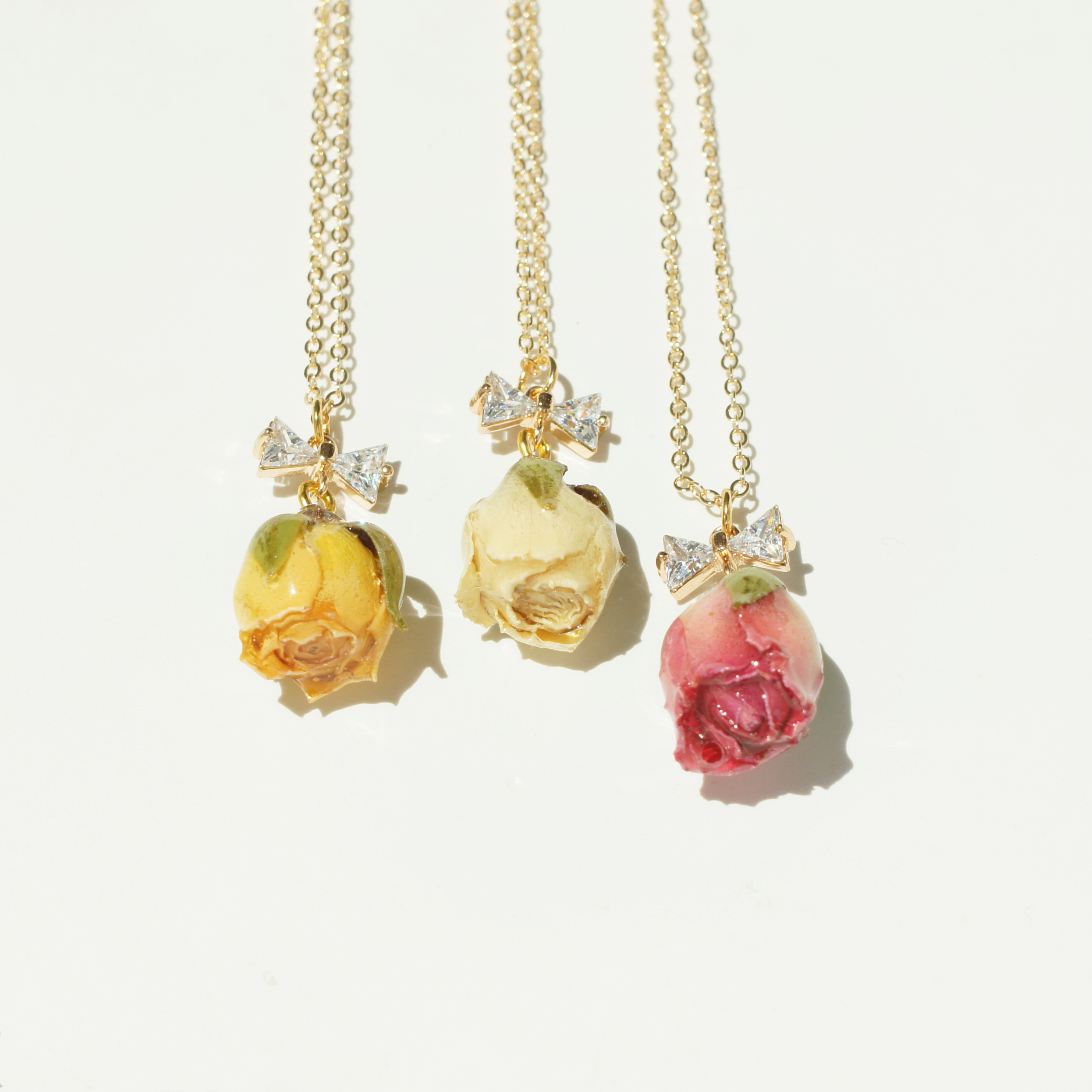 *REAL FLOWER* Rosa Brillante Rosebud Pendant Chain Necklace with Crystal Bow