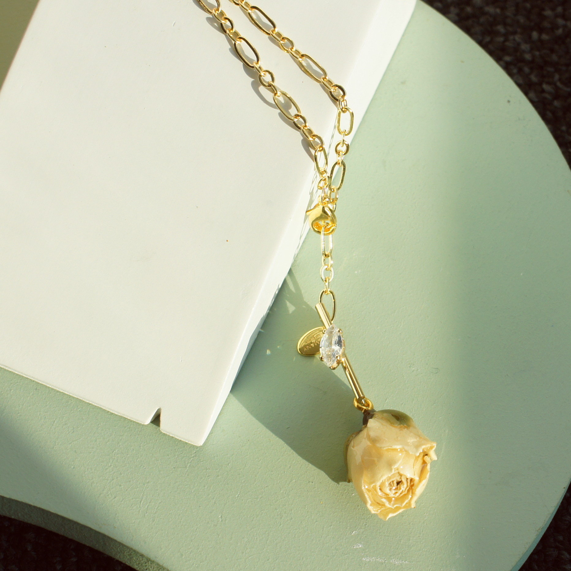 *REAL FLOWER* Rosa Brillante Rosebud Pendant Chain Necklace with Golden Stem and Crystal