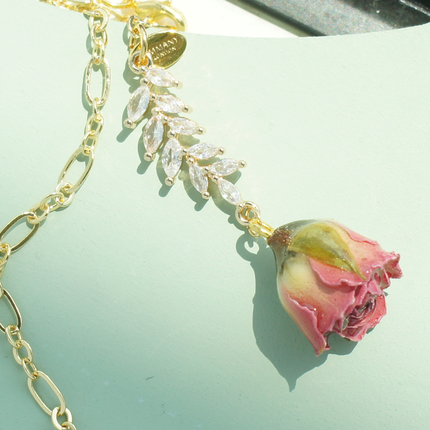 *REAL FLOWER* Rosa Brillante Rosebud Pendant Chain Necklace with Crystal Leaves
