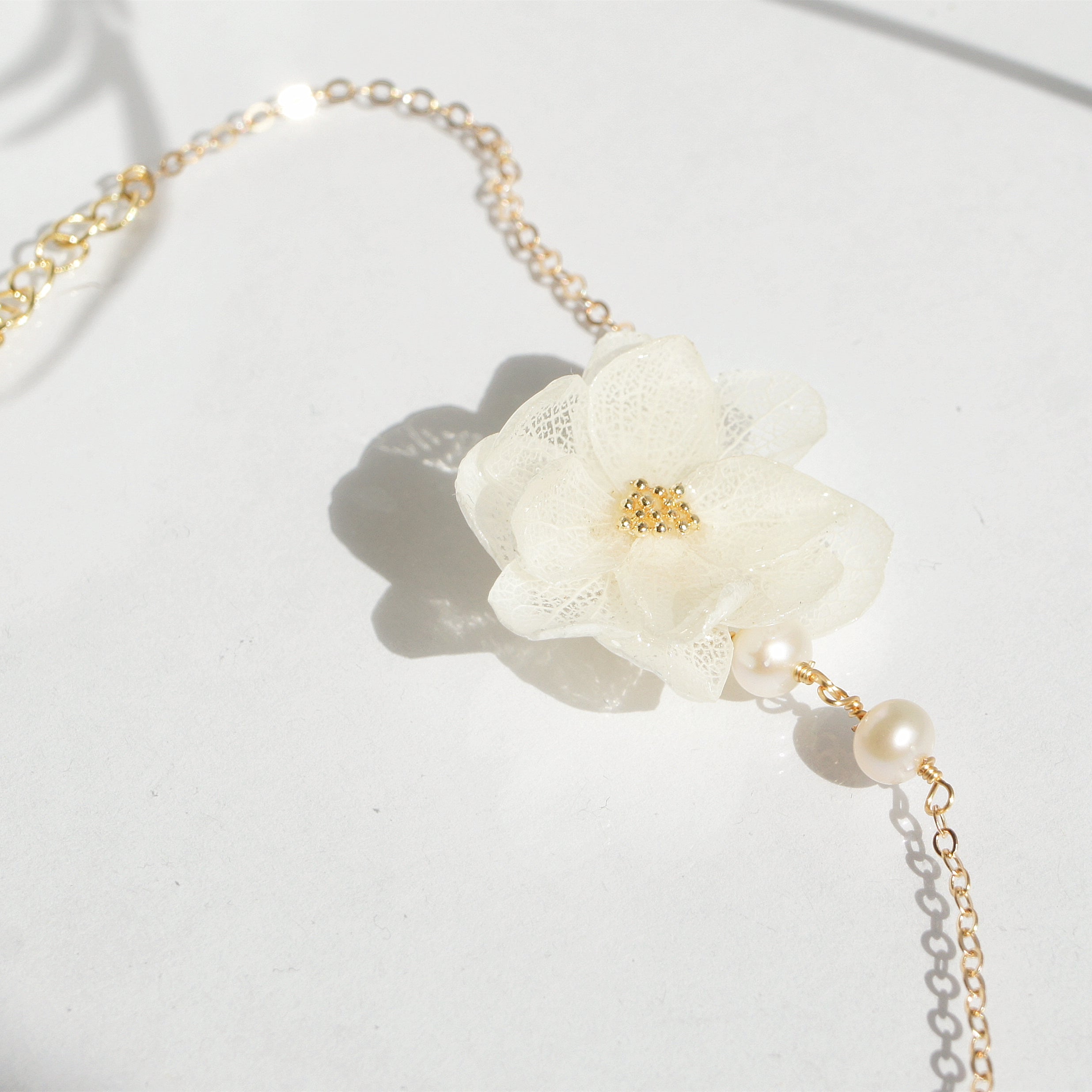 *REAL FLOWER* Annabelle Hydrangea and Freshwater Pearl Bracelet