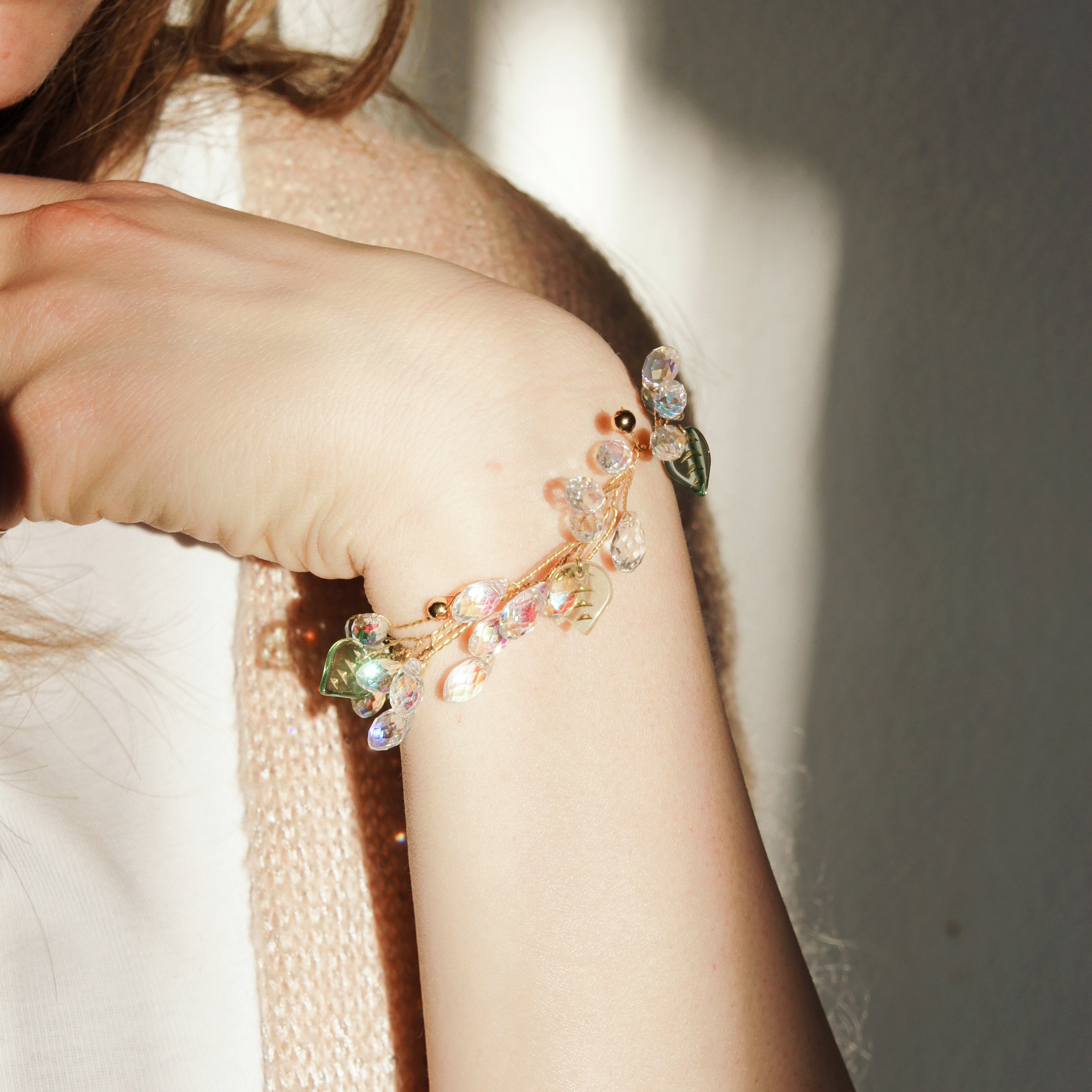 W/Joy Iridescent Crystal Wreath Bracelet