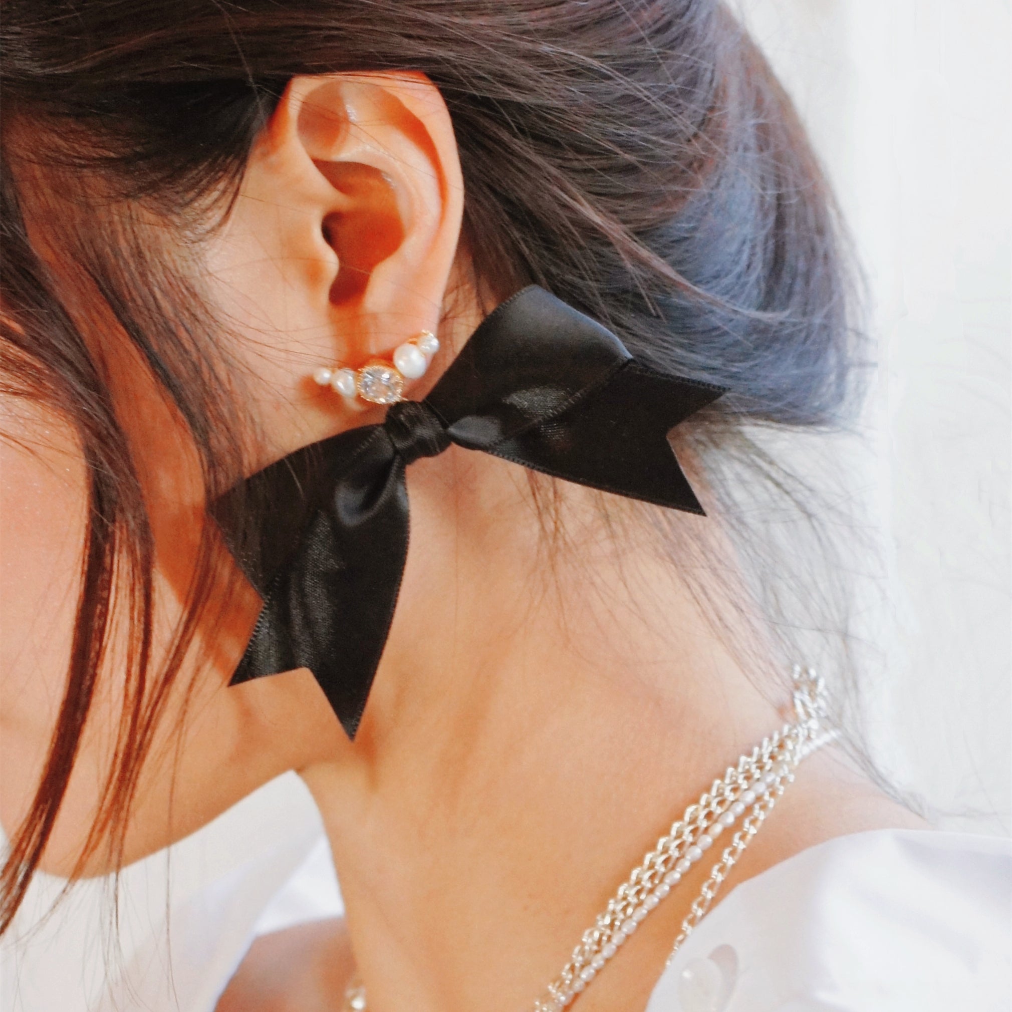 How to make lightweight ribbon earrings with satin ribbon and beads