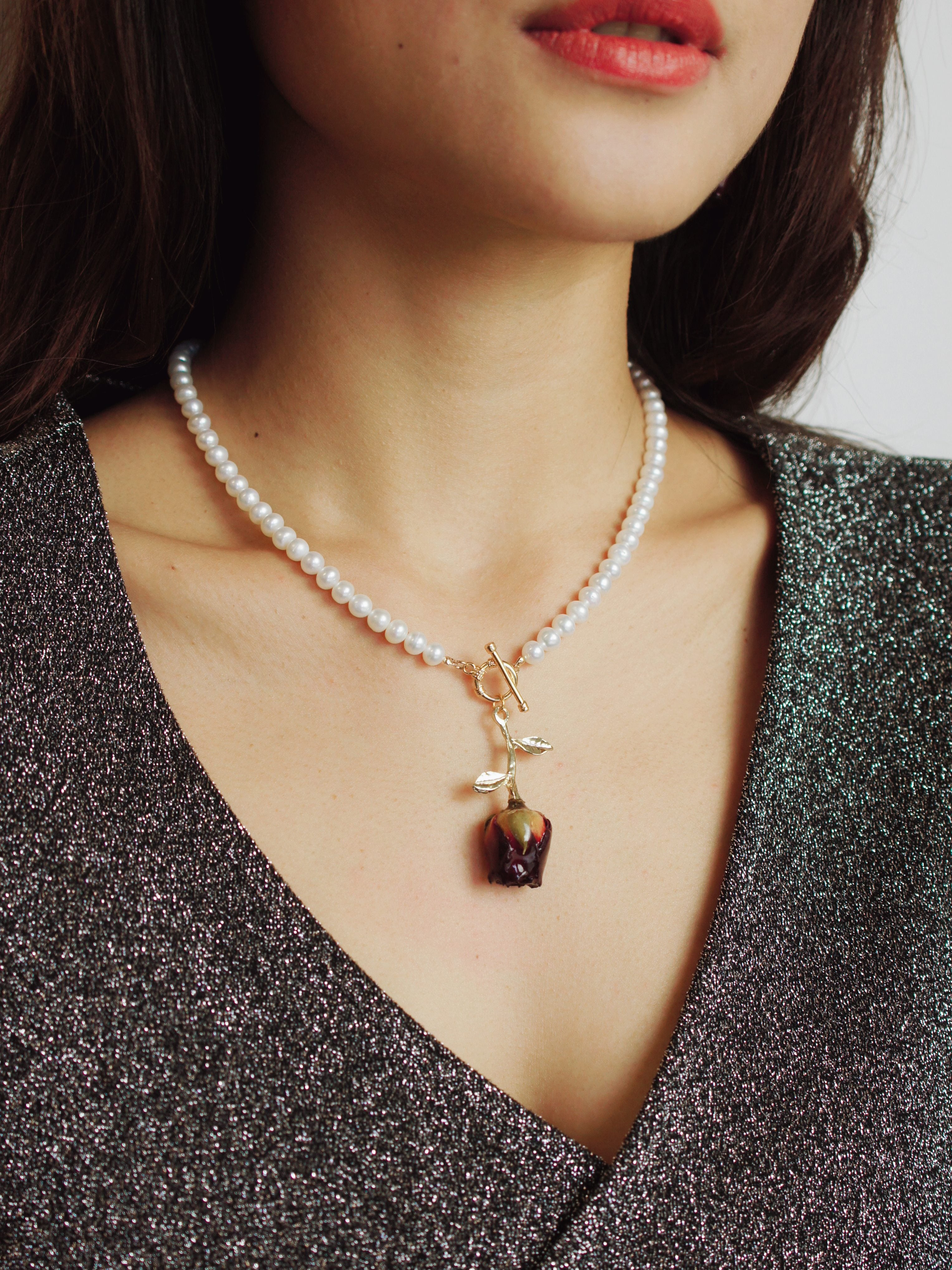 *REAL FLOWER* Grande Amore Freshwater Pearl Choker Necklace with Rosebud Pendant