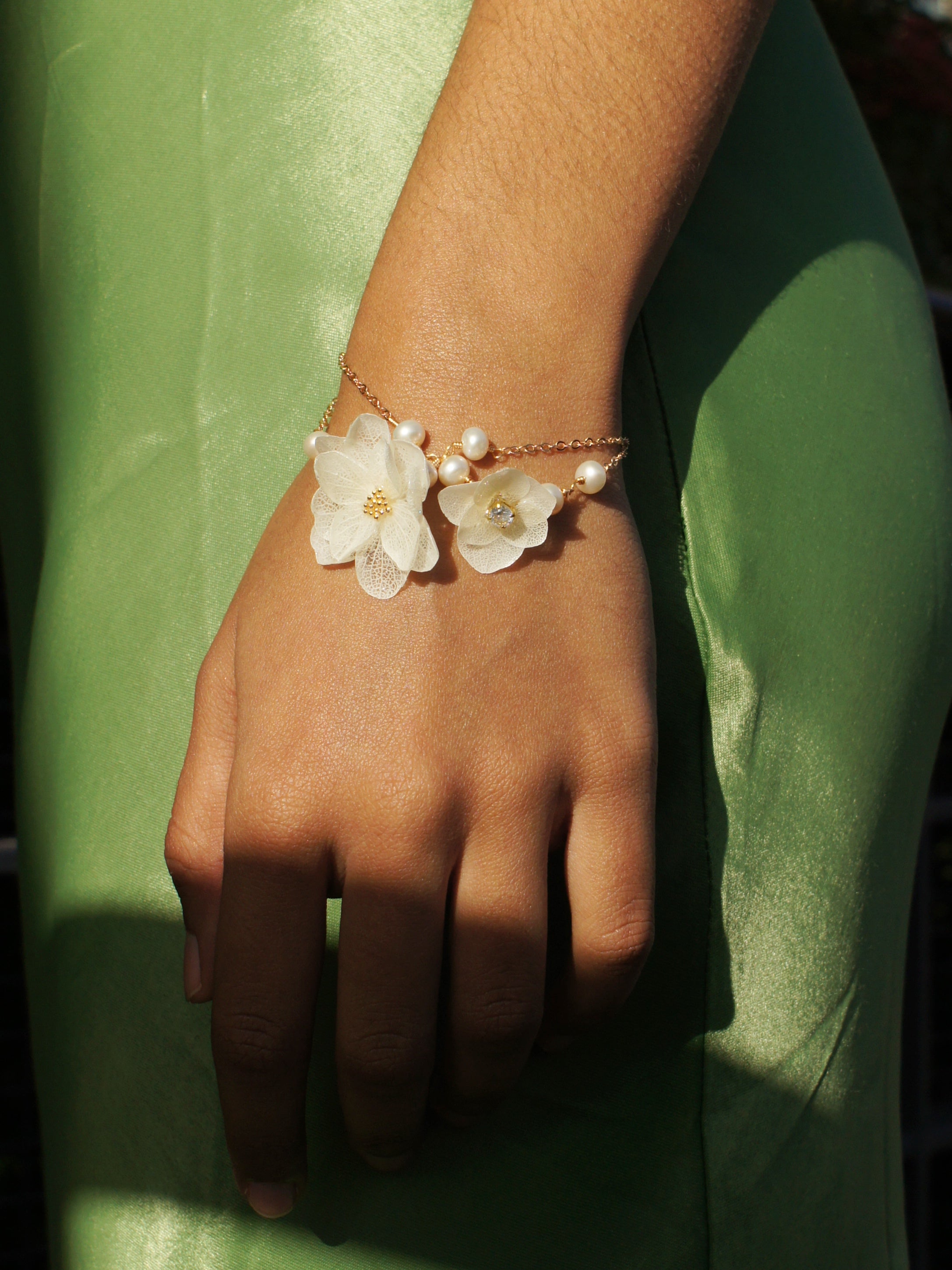 Pressed Flower Real Lilac, Botanical Bracelet, Green Feern, Bangle Jewelry,  Pressed Flower Handmade Gift, Real Flowers Mother Day - Etsy