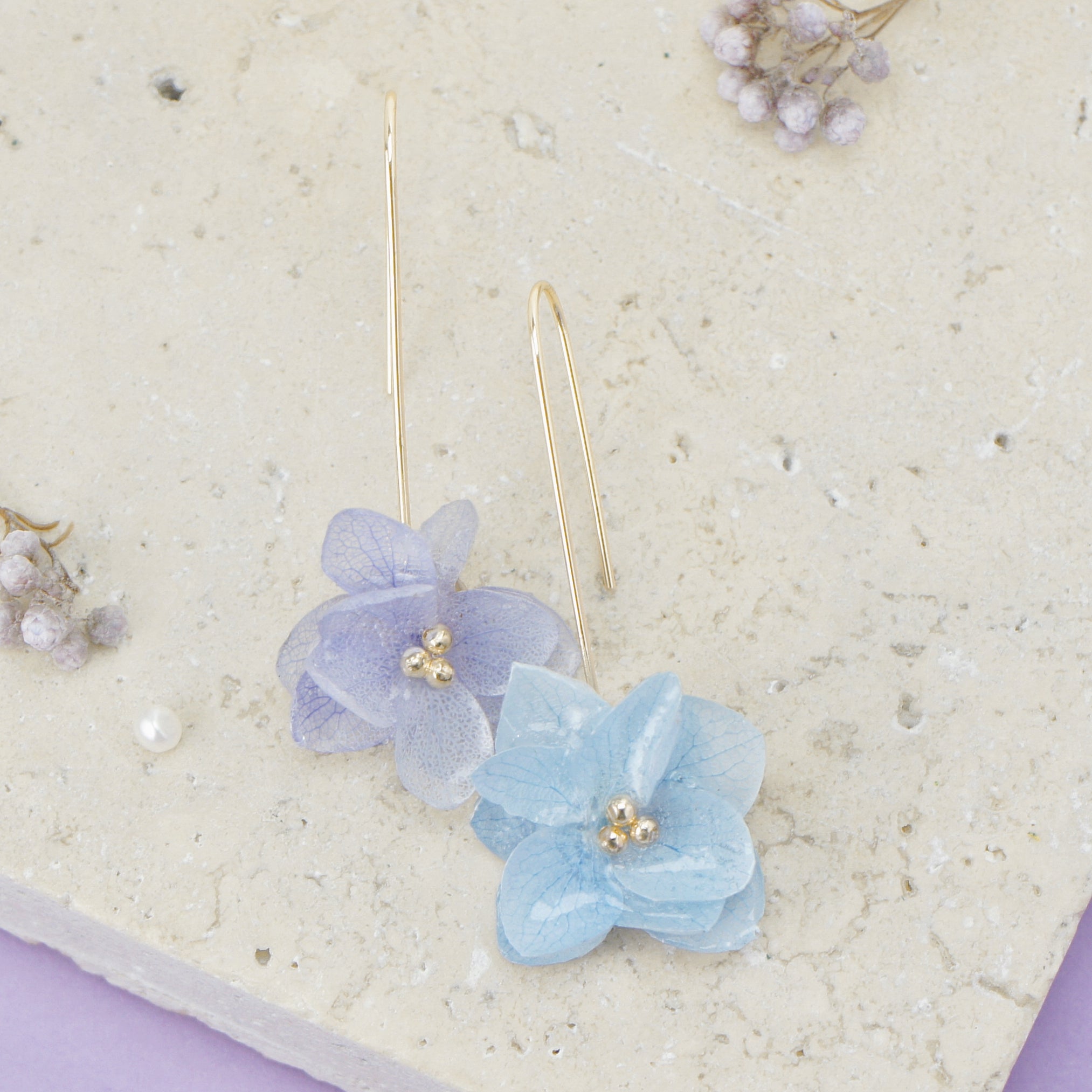 *REAL FLOWER* Libelle Hydrangea Flower Drop Earrings