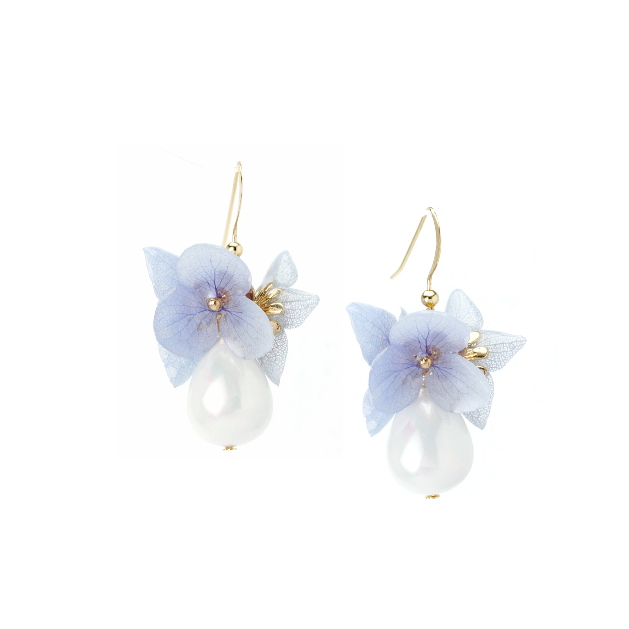 *REAL FLOWER* Libelle Hydrangea Flower and Teardrop Pearl Earrings
