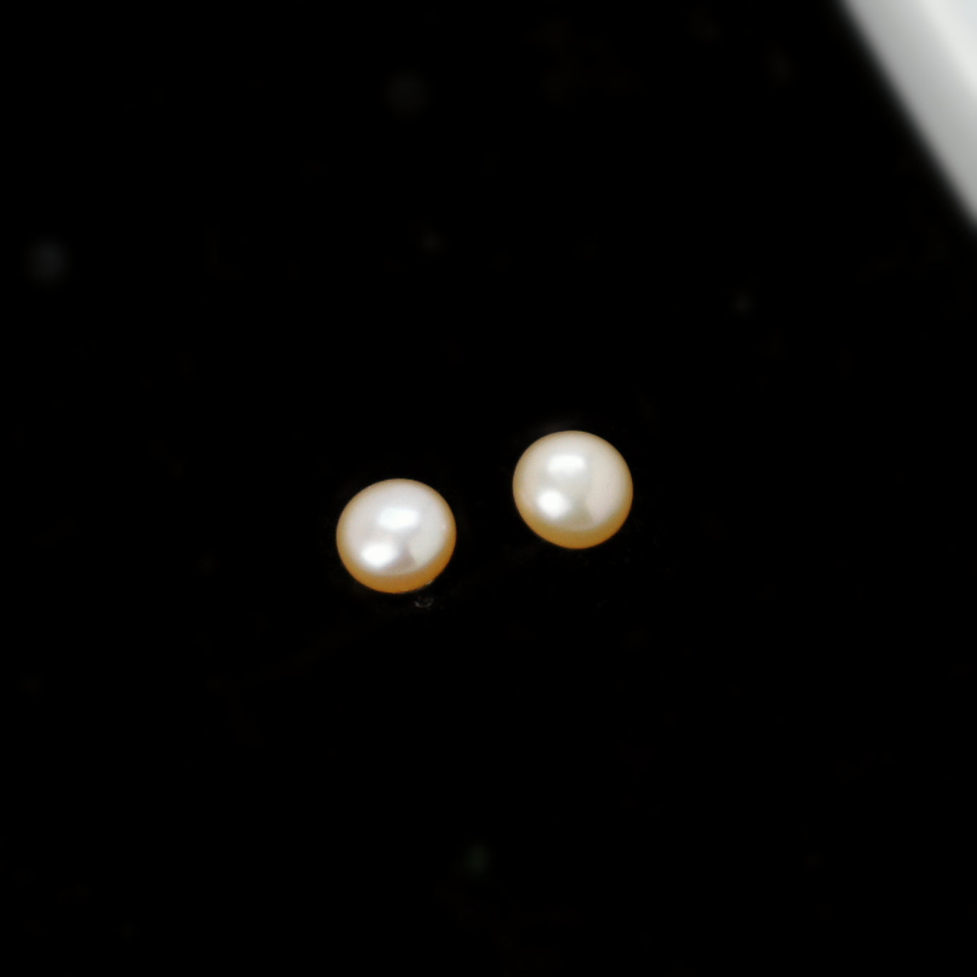Freshwater Pearl Stud Earrings in Sterling Silver, 4-5mm