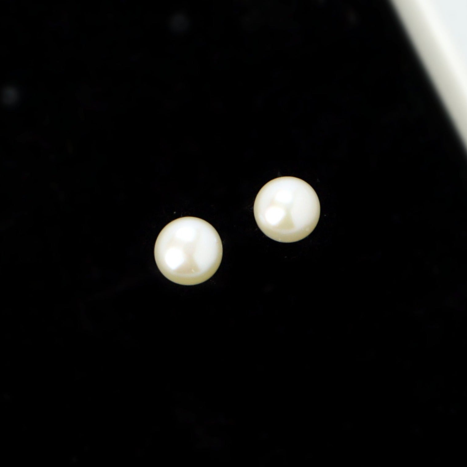 Freshwater Pearl Stud Earrings in Sterling Silver, 5-6mm