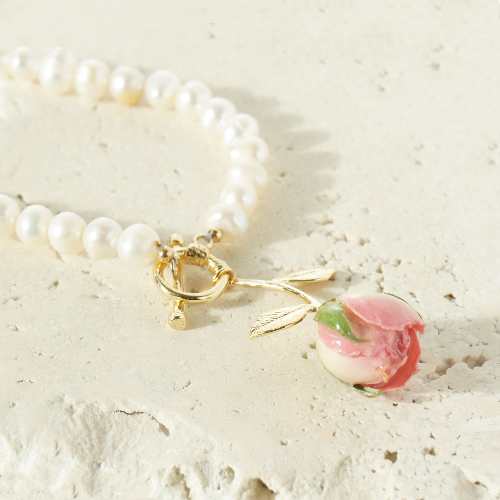 *REAL FLOWER* Bella Rosa Pearl Necklace with Pink Rosebud Pendant