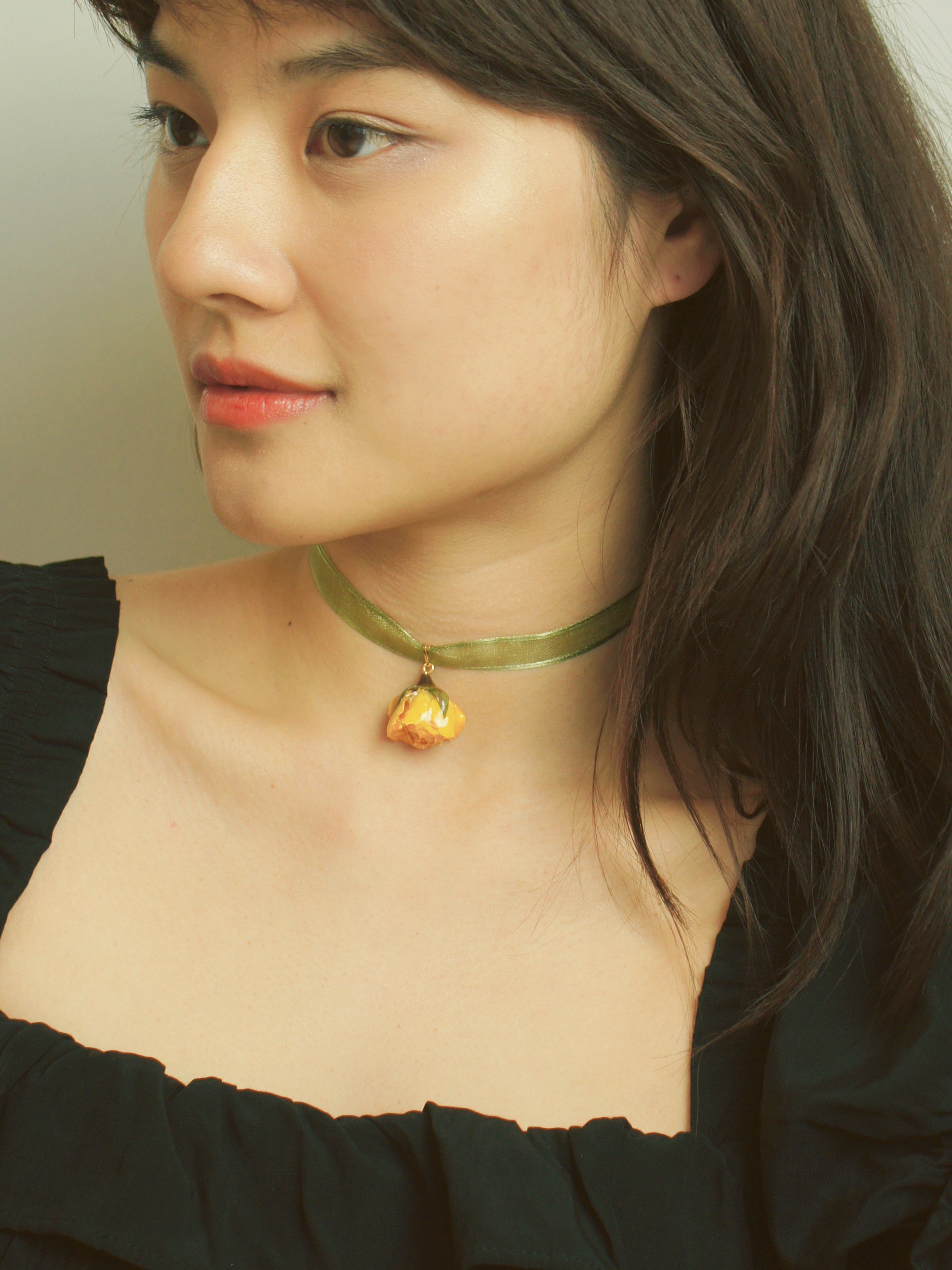 *REAL FLOWER* Rosa Korresia Rosebud Ribbon Choker Necklace