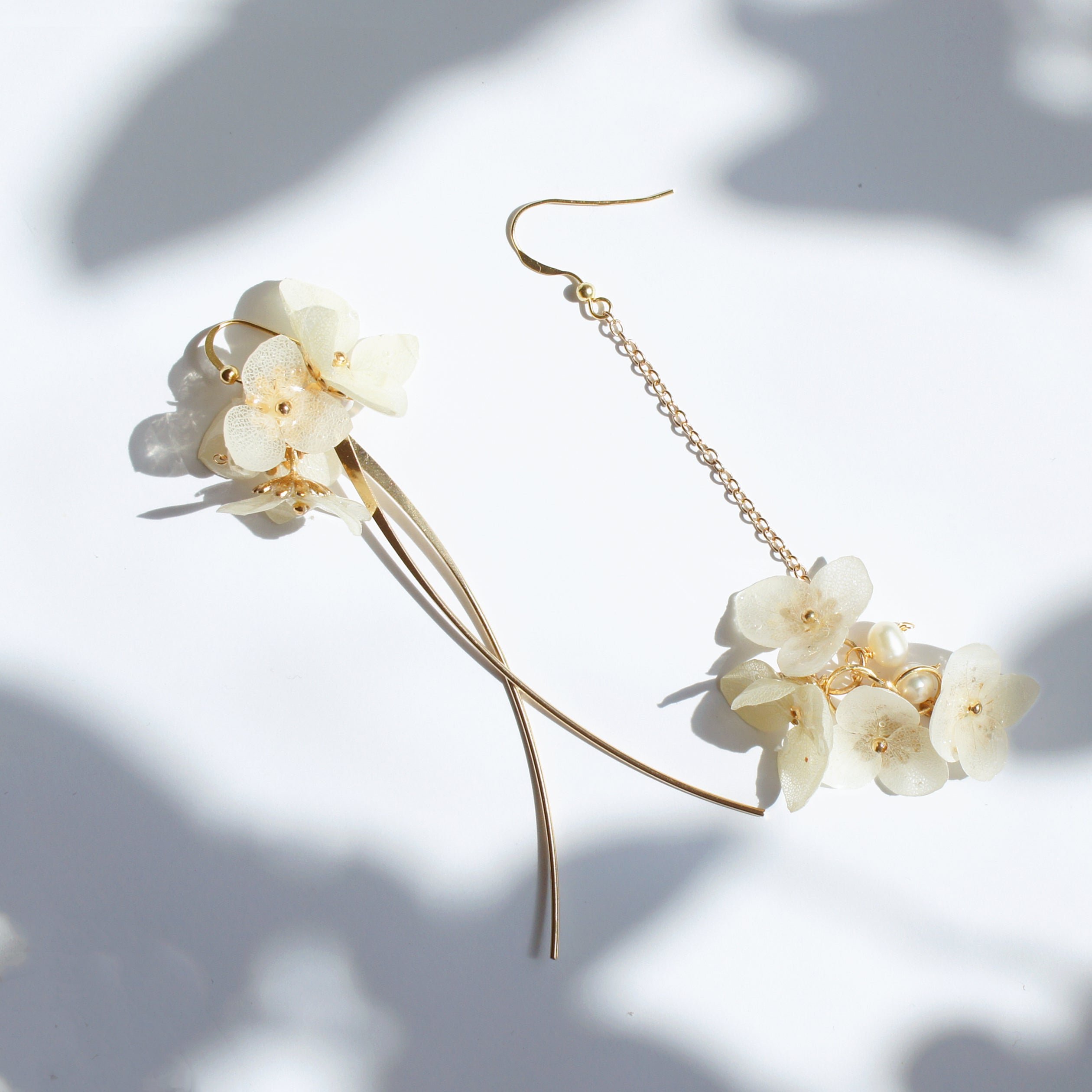 *REAL FLOWER* Savill Lace Hydrangea Asymmetrical Drop Earrings