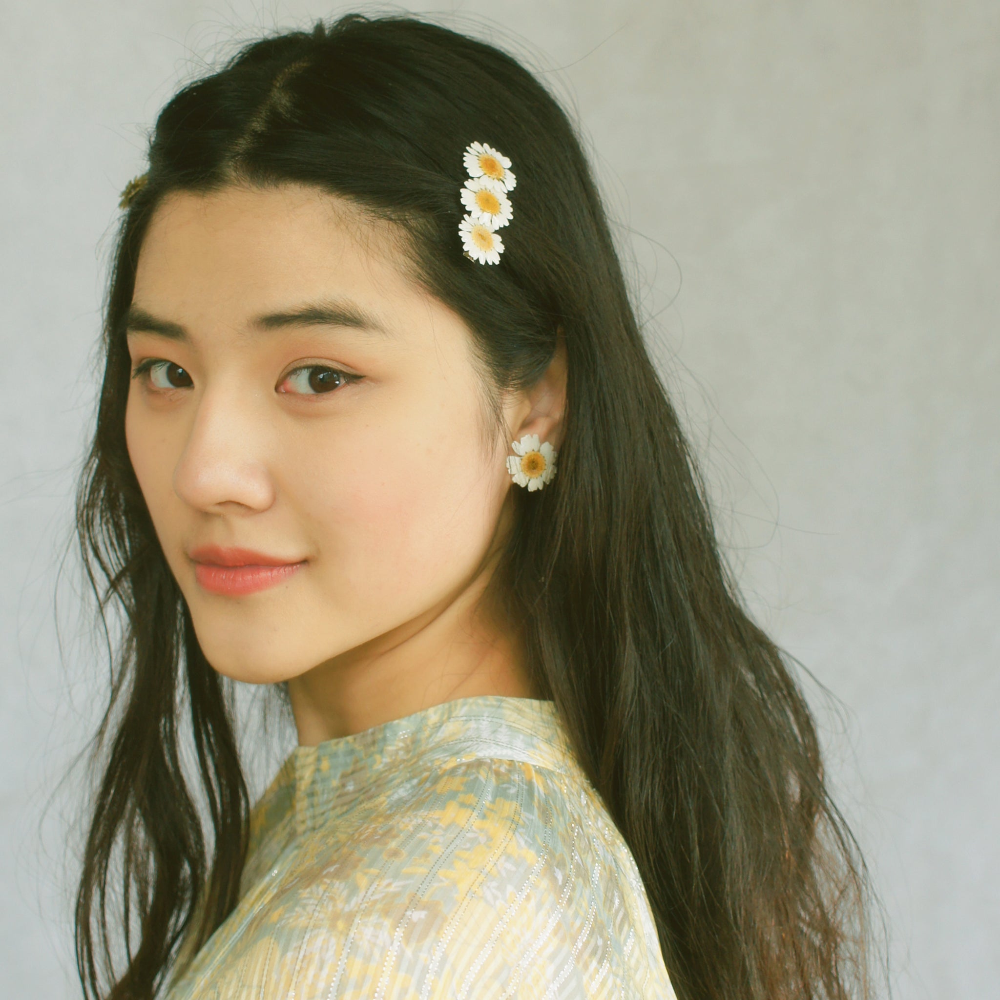 Daisy clip deals on earrings